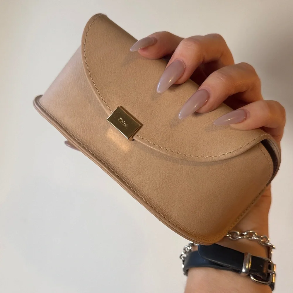 EUC CHLOE Elegant Tan Leather Sunglasses Glasses Case or Clutch - Picture 1 of 6